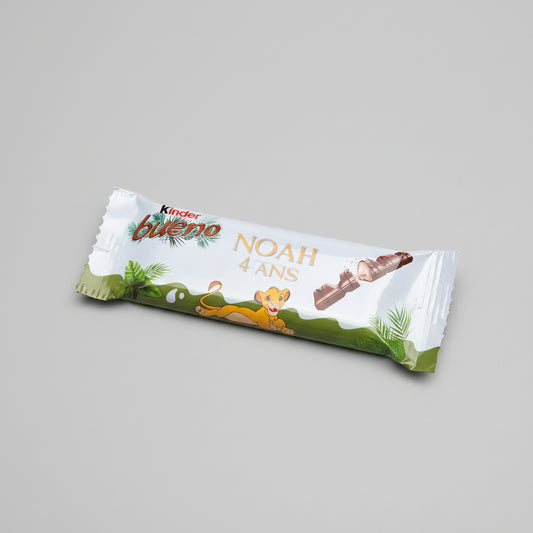 Emballage ou étiquette personnalisé Kinder Bueno thème Le Roi Lion (Simba et Nala). Cadeau d'invité original pour fête d'anniversaire enfant. S'utilise comme décoration de table savane.